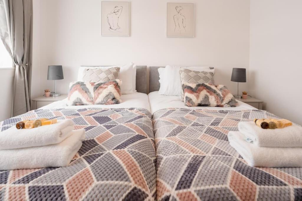 Prenton House, 3Br Close To Liverpool Birkenhead Ngoại thất bức ảnh