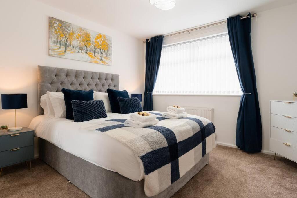 Prenton House, 3Br Close To Liverpool Birkenhead Ngoại thất bức ảnh