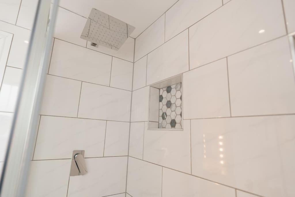 Prenton House, 3Br Close To Liverpool Birkenhead Ngoại thất bức ảnh